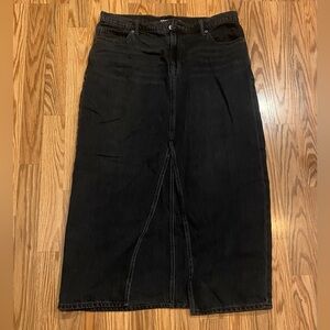 Old Navy Denim Skirt in Black